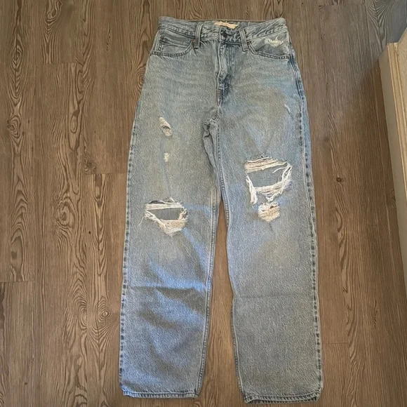 Levi’s (Dad Jean) Distressed Light Blue Jeans - Picture 1 of 3